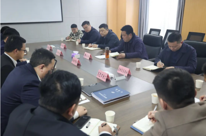 县委县政府印染产业园项目专班召开工作会议(图2)